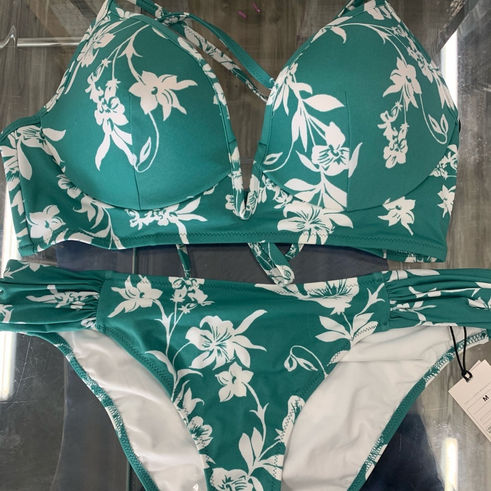 swimsuit bikini